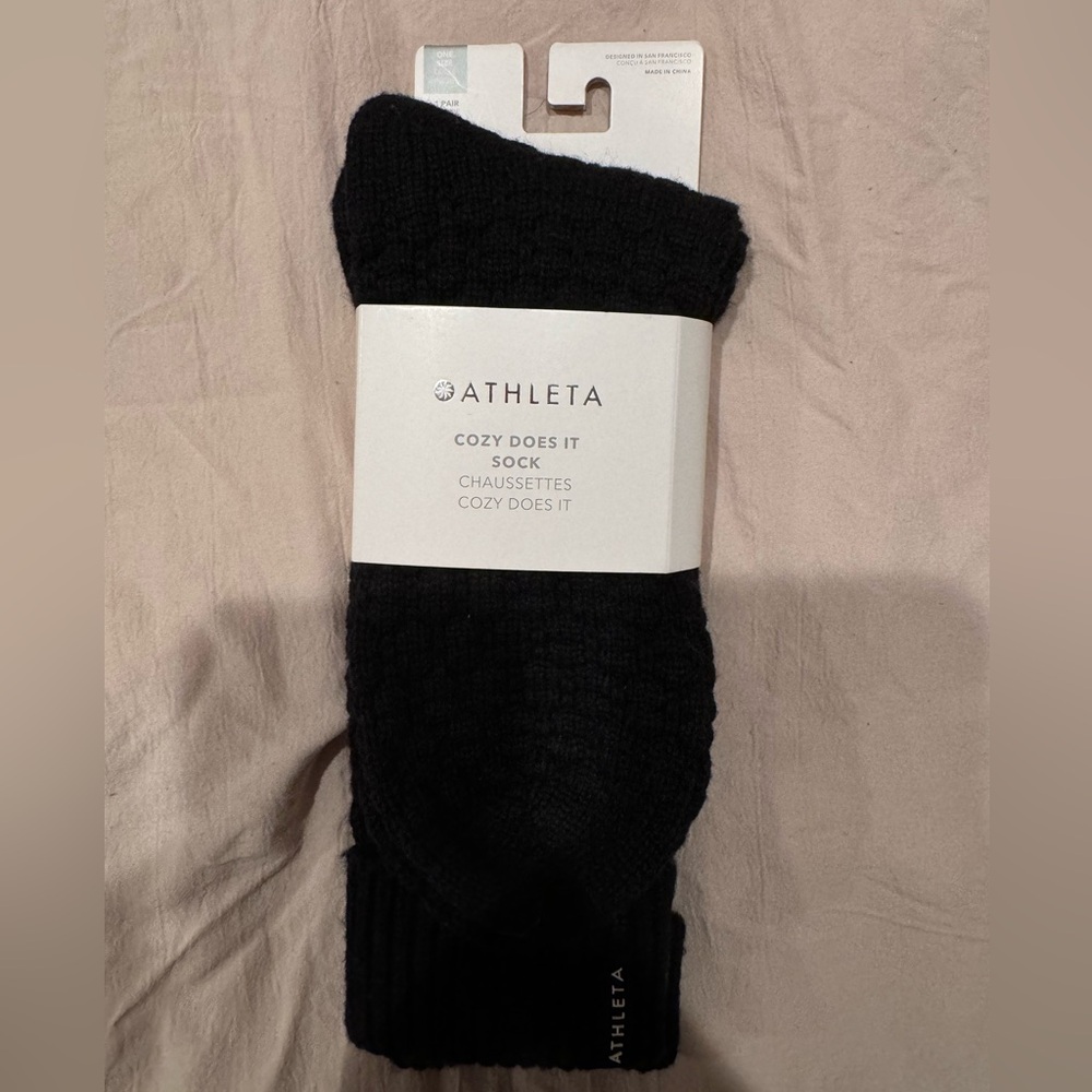 Athleta NWT Cozy Does It Socks